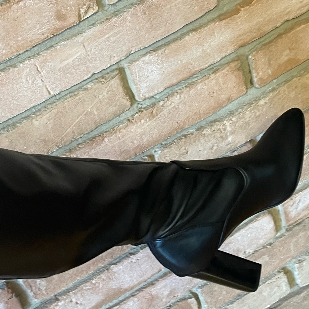Franco Sarto Black Heeled Boots Sleek Design